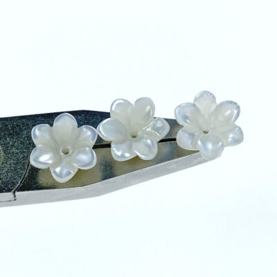 Alternative view of 10pc Lily Flower Beads White Mother Of Pearl 10mm Hand Carved WM-0195