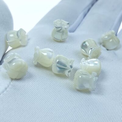 Alternative view of 10pc Tulip Flower Beads White Mother Of Pearl Hand Carved 8mm WM-0036