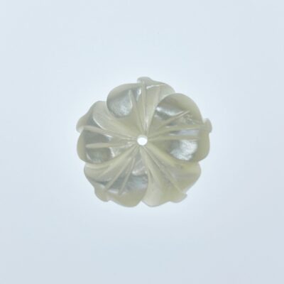 10pc Bauhinia Flower Beads White Mother Of Pearl 15mm Hand Carved WM-0123