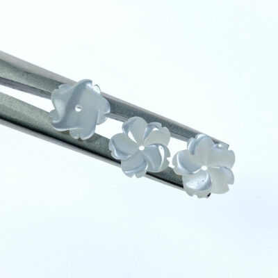 Alternative view of 10pc Japanese Sakura Flower Beads White Mother Of Pearl 10mm Charms WM-0015