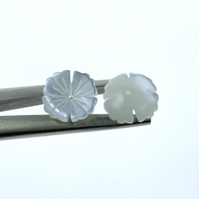 Alternative view of 10pc Tropical Flower Beads White Mother Of Pearl 12mm Hand Carved WM-0024