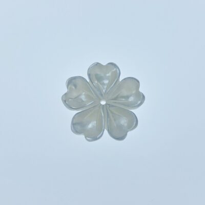10pc Flower Beads White Mother Of Pearl 15mm WM-0136