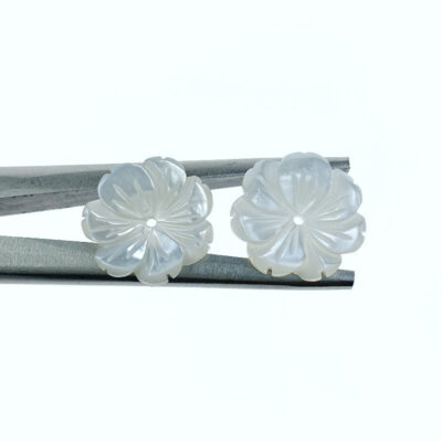 10pc Flower Beads White Mother Of Pearl 15mm Hand Carved WM-0131