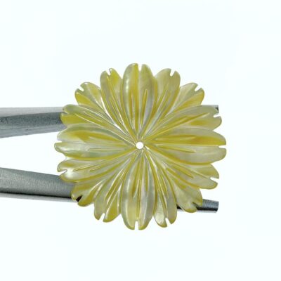 4pc 30mm Hand Carved Yellow Mother of Pearl Daisy Flower Beads YM-0010