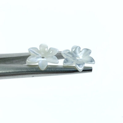 Alternative view of 10pc Tropical Flower Beads White Mother Of Pearl 14mm Hand Carved WM-0076