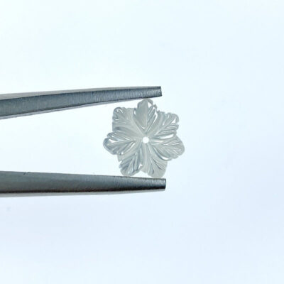Alternative view of 10pc Snowflake Flower Beads White Mother Of Pearl 12mm Hand Carved WM-0203