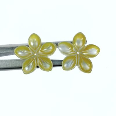 Alternative view of 6pc 20mm Hand Carved Yellow Mother of Pearl 5-petal Flower Beads YM-0003