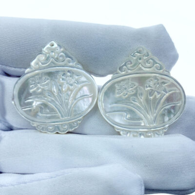 Alternative view of 2pc Orchid And Butterfly Pendant Beads White Mother of Pearl WM-0227