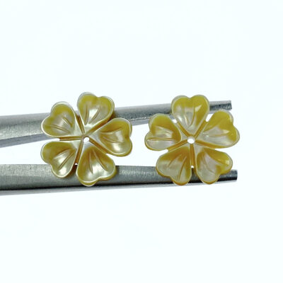 Alternative view of 10pc Flower Beads Yellow Mother Of Pearl 15mm Hand Carved YM-0012