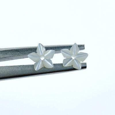 10pc Flower Beads White Mother Of Pearl Hawaiian Design WM-0199