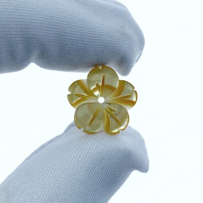 Alternative view of 10pc Hibiscus Flower Beads Yellow Mother Of Pearl Hand Carved YM-0015