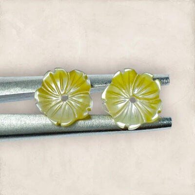 10pc Tropical Flower Beads Yellow Mother of Pearl Hawaiian Design YM-0019