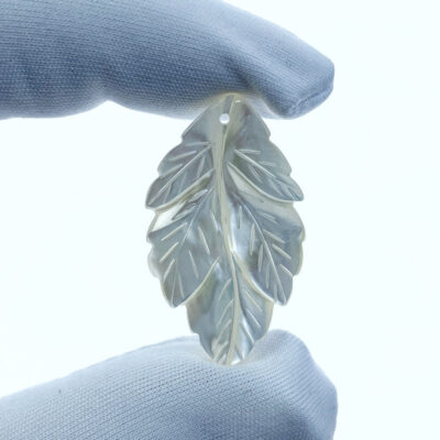 2pc Leaf Beads White Mother of Pearl Hand Carved Leaf Pendants WM-0216