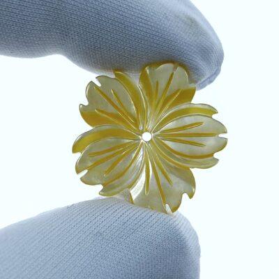 Alternative view of 6pc 20mm Hand Carved Yellow Mother of Pearl 5-petal Flower Beads YM-0009