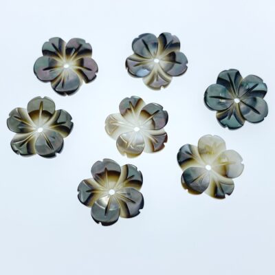 Alternative view of 10pc Hand Carved Black Mother of Pearl 15mm 5-petal Flower Beads BM-0079