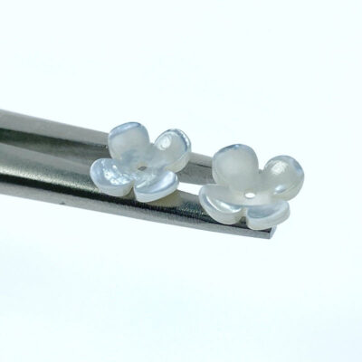 Alternative view of 10pc White Flower Beads Hand Carved Mother Of Pearl 10mm Floral DIY Bridal Jewelry WM-0200