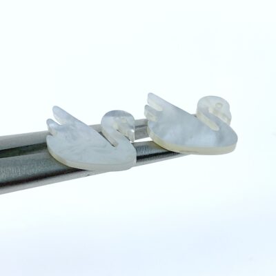 Alternative view of 6pc 18mm x 12mm White Mother of Pearl Swan Pendants WM-0190