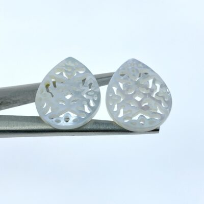 Alternative view of 2pc 17mm x 25mm Natural White Mother of Pearl Filigree Drop Shape Pendants WM-0147
