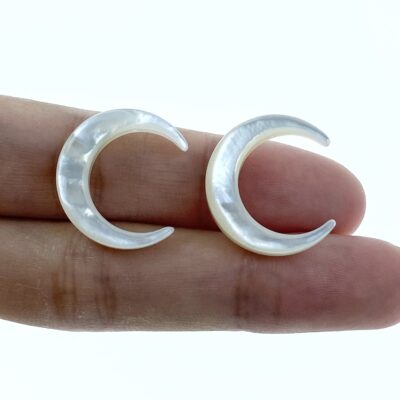 Celestial Moon White Mother Of Pearl Beads Charms Crescent Moon WM-0109