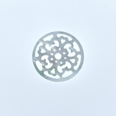 2pc Mother Of Pearl Filigree Beads Pendants 20mm Organic Hand Made For Diy Jewelry Earring Making Natural Hand Carved WM-0157