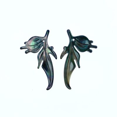 2pc 17mm x 29mm Black Mother of Pearl Hand Carved Leaf Pendants BM-0018