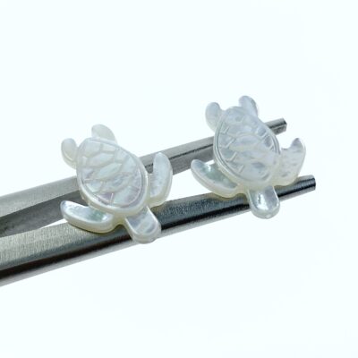 Alternative view of 4pc 16mm x 21mm Hand Carved White Mother of Pearl Sea Turtle Beads WM-0090