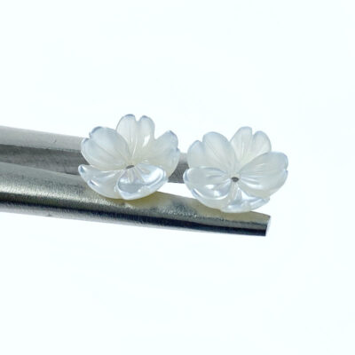 Alternative view of 10pc Flower Beads White Mother Of Pearl 8mm Hand Carved WM-0137