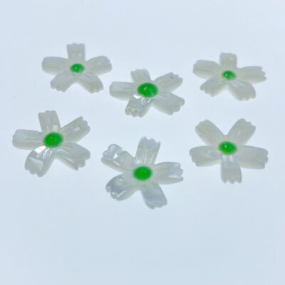 Alternative view of 10pc Flower Beads White Mother Of Pearl 15mm Hand Carved WM-0185