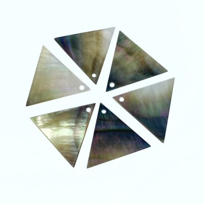 Alternative view of 10pc Triangle Beads Black Mother Of Pearl 18mm Natural Hand Carved Pendants BM-0074