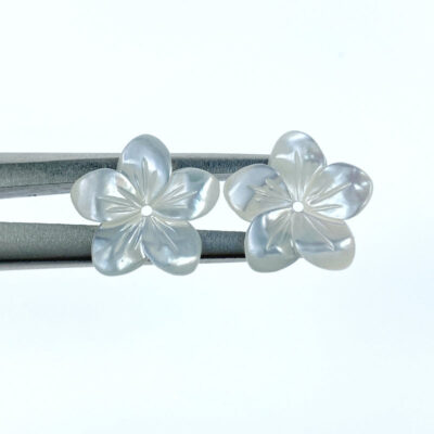 Alternative view of 10pc Tropical Flower Beads White Mother of Pearl WM-0058