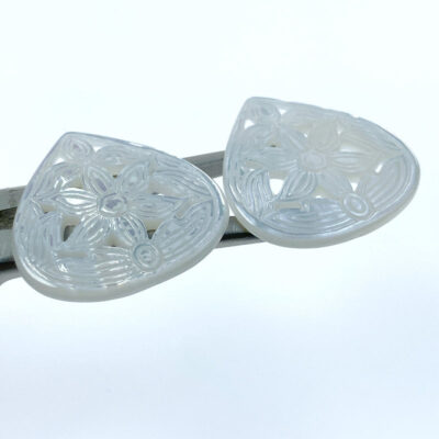 Alternative view of 2pc Carved Drop Flower Beads White Mother of Pearl Hand Carved WM-0154