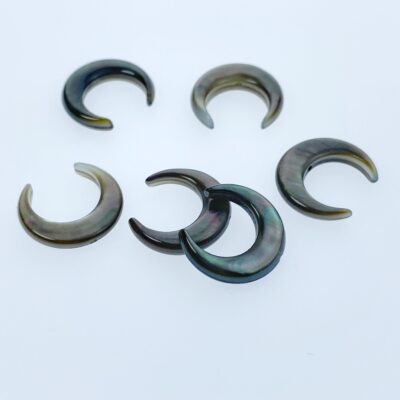 Alternative view of 6pc Black Crescent Moon Beads Charms Mother Of Pearl Pendants For DIY Jewelry Earrings Making Necklace Natural Hand Carved 15mm BM-0016