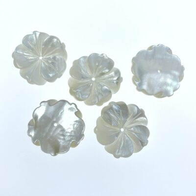 Alternative view of 6pc 18mm Hand Carved White Mother of Pearl Bauhinia Flower Beads WM-0130