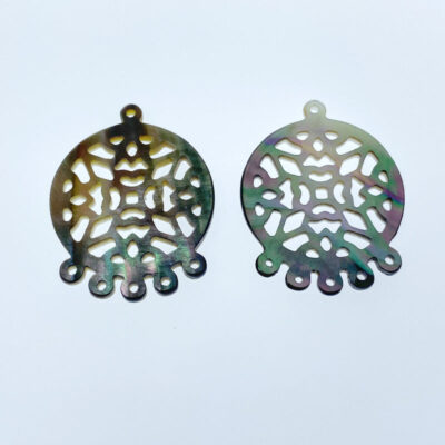 Alternative view of 2pc Filigree Round Pendants Black Mother of Pearl BM-0116