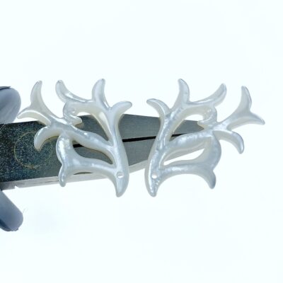 Alternative view of 2pc 20mm x 30mm Black Mother of Pearl Deer Antler Shape Pendants WM-0115