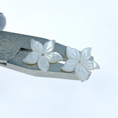 Alternative view of 10pc Tropical Flower Beads White Mother Of Pearl 15mm DIY WM-0006