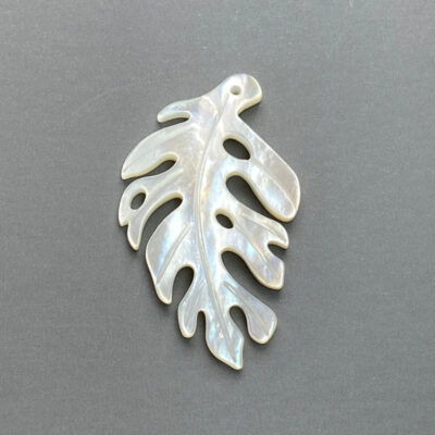 2pc Monstera Leaf Beads White Mother of Pearl WM-0139