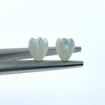 10pc Hawaiian Pikake White 8mm Mother of Pearl Jasmine Flower Beads Hand Carved Natural Minimalistic Design For Earrings Jewelry WM-0018