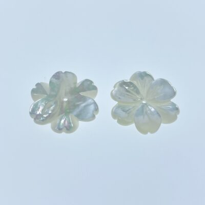 Alternative view of 6pc 18mm Hand Carved White Mother of Pearl 6-petal Flower Beads WM-0104
