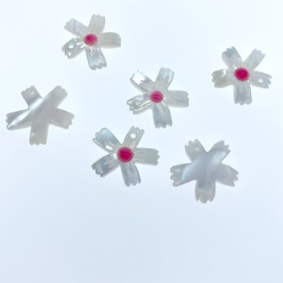 Alternative view of 10pc Flower Beads White Mother Of Pearl 15mm Hand Carved WM-0186